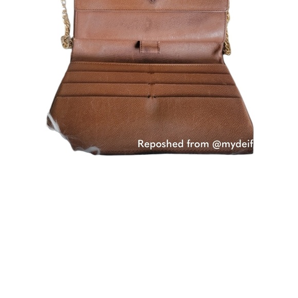 Louis VuittonMonogram International Trifold +insert and 26"chain - Picture 9 of 16